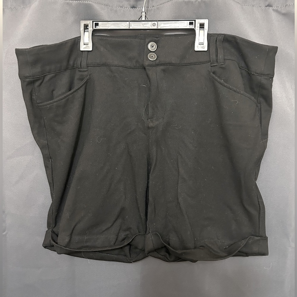 20 Torrid cuffed black knit stretchy shorts